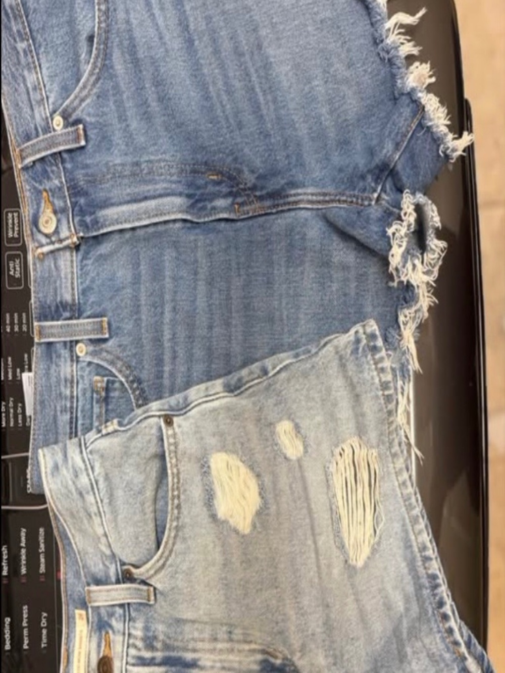 Levi’s High Waisted Mom Shorts (Sz 26)